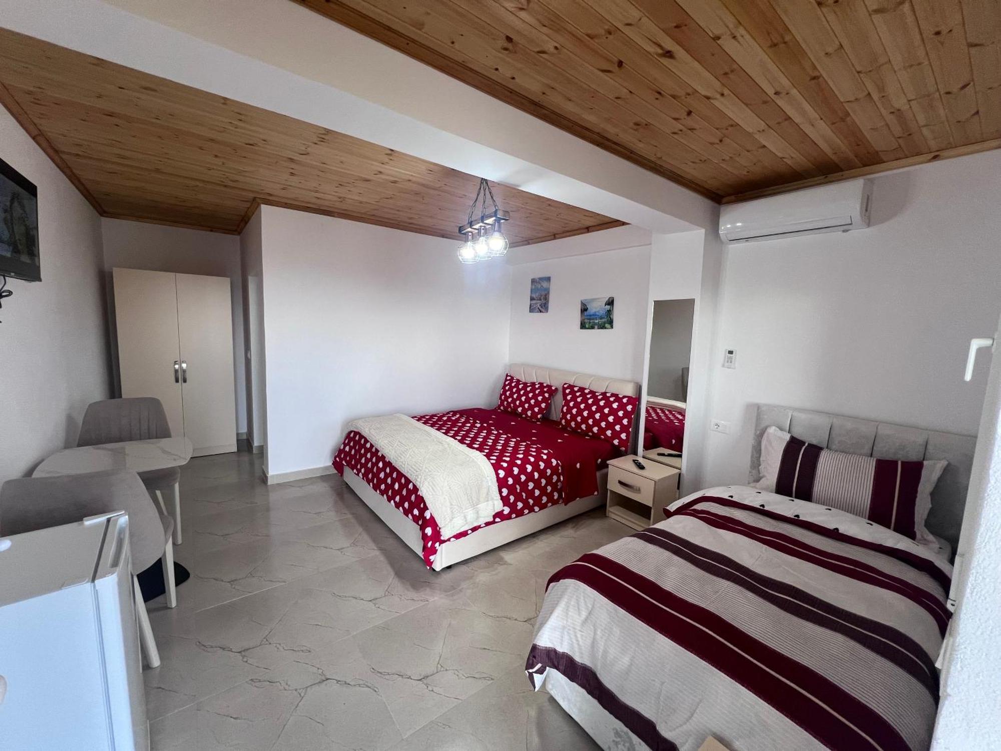 Hotel I Pari Shkoder